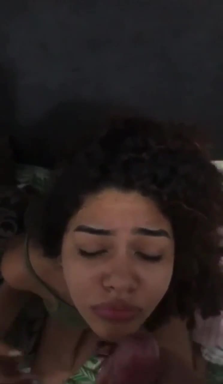Brand new girl doing a blowjob and with the face of those who are taking everything in the sports