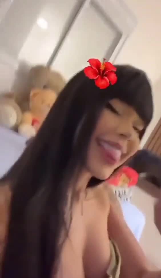 Palloma akemi privacy paying a blowjob with a naughty smile