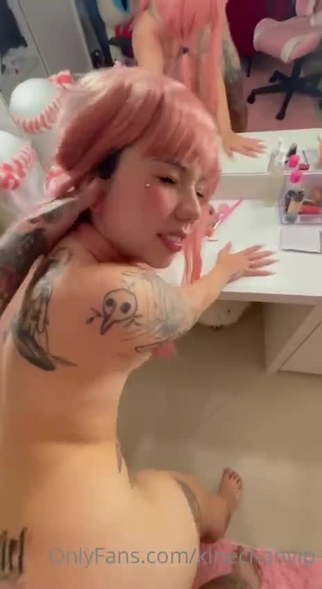 Homemade sex with young redheads having fun and surrendering in the bathroom