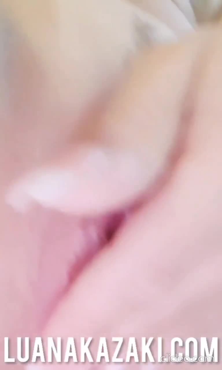 Luana Kazaki having fun naked, masturbating and enjoying every moment with a vibrator