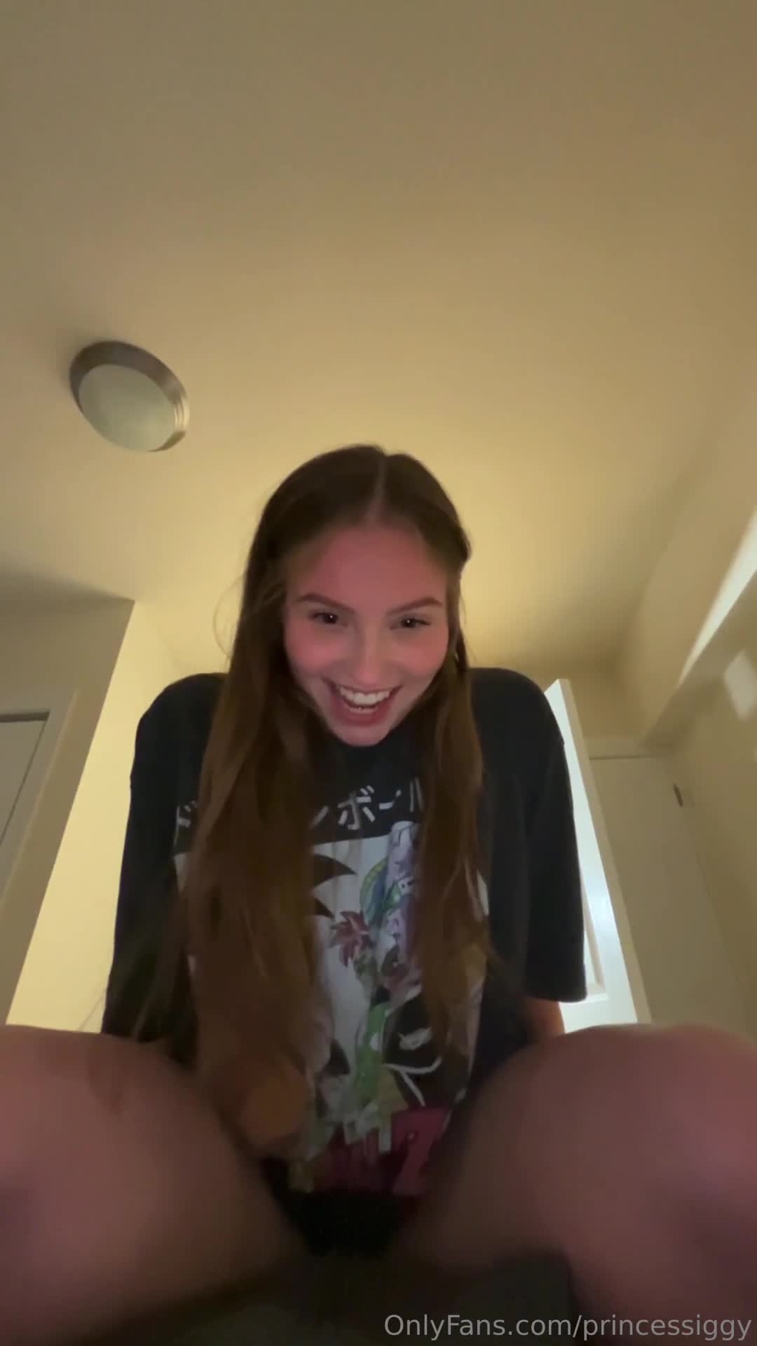Homemade Video of the brand new Princessiggy fucking oral hot and taking finger until it cums with intense penetration