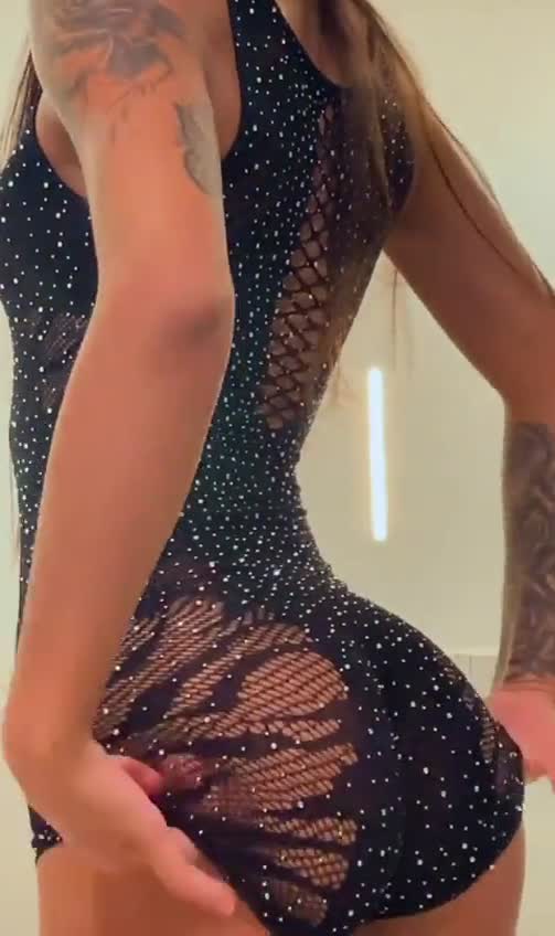 Watch for free Stephany Vitoria videos using a transparent dress