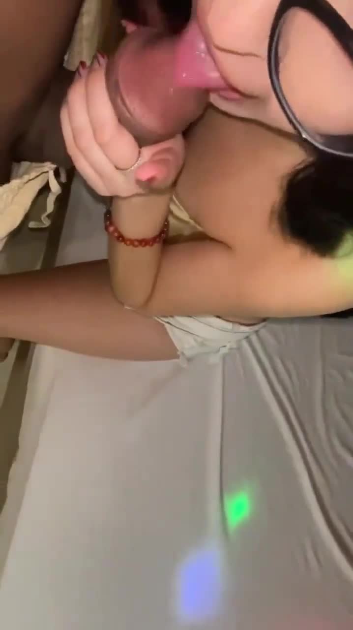 Little girl having fun with a black man on the motel, already full mouth!