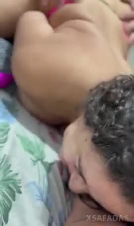 Homemade videos that pumped on the internet, showing a brand new floss giving a bold